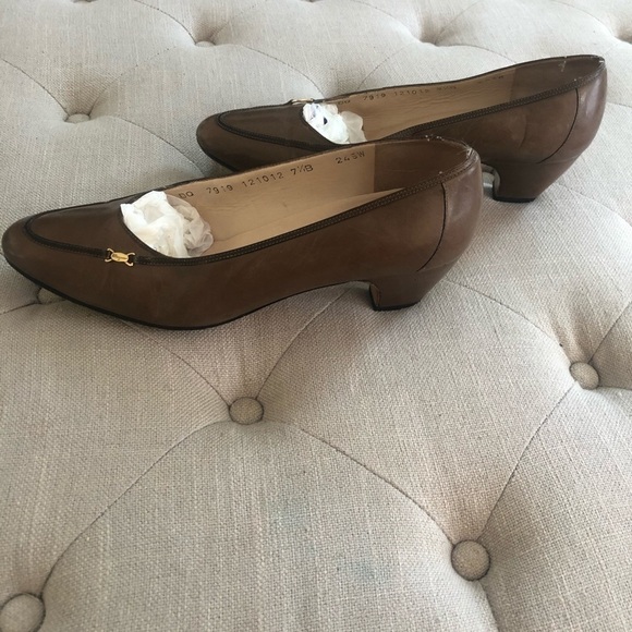 Salvatore Ferragamo brown leather heel shoe size 7 - Picture 4 of 5